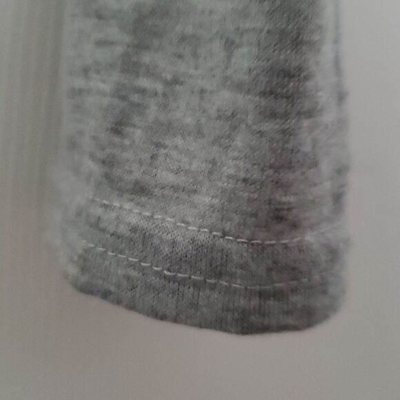 Style 5 "Fearless" Crop Top Grey Long Sleeves Sz Small - Picture 2 of 7